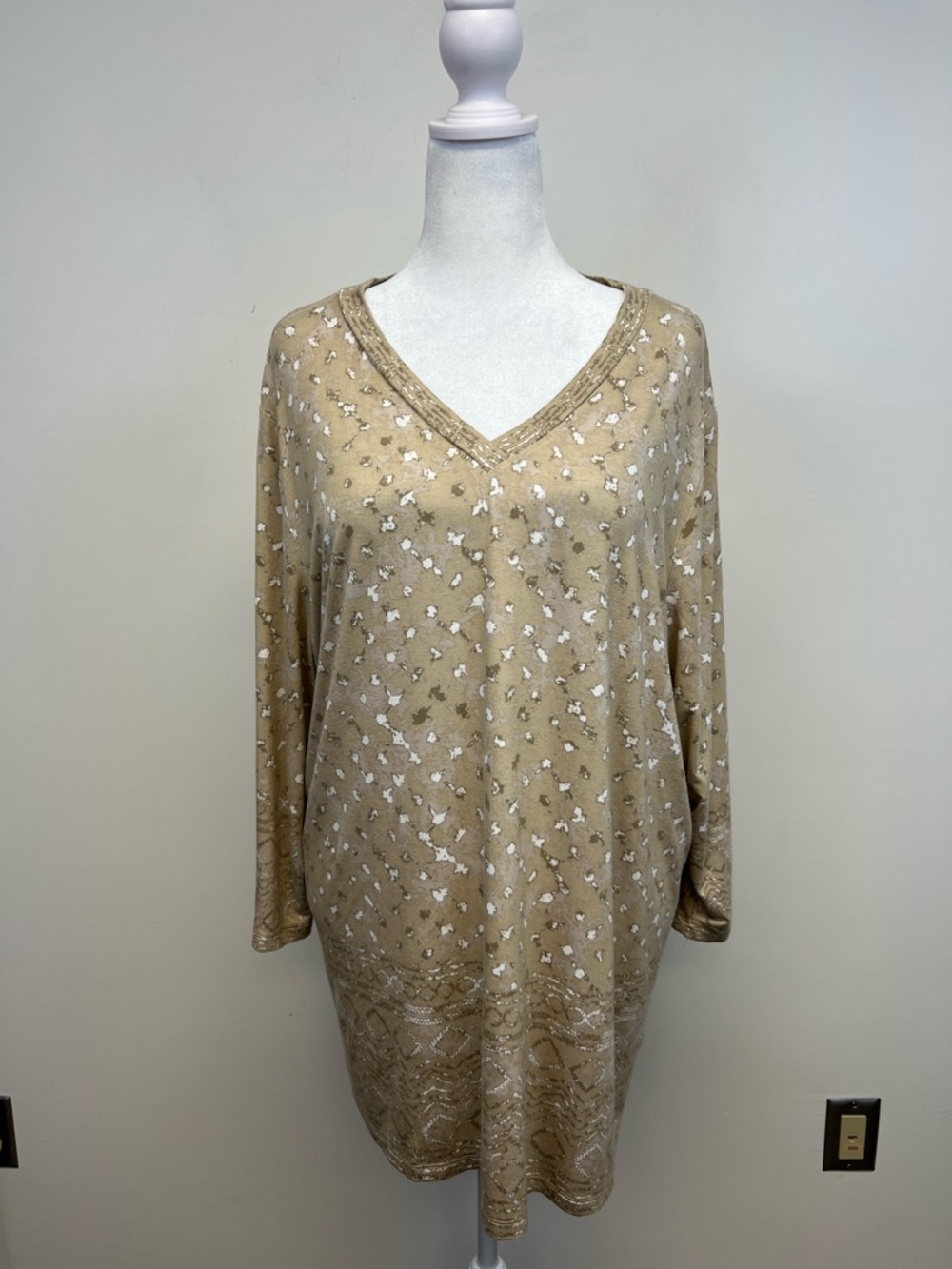 Belle by Kim Gravel Women's Tan White Soft Chic Printed Long Sleeve Top Size 3X
